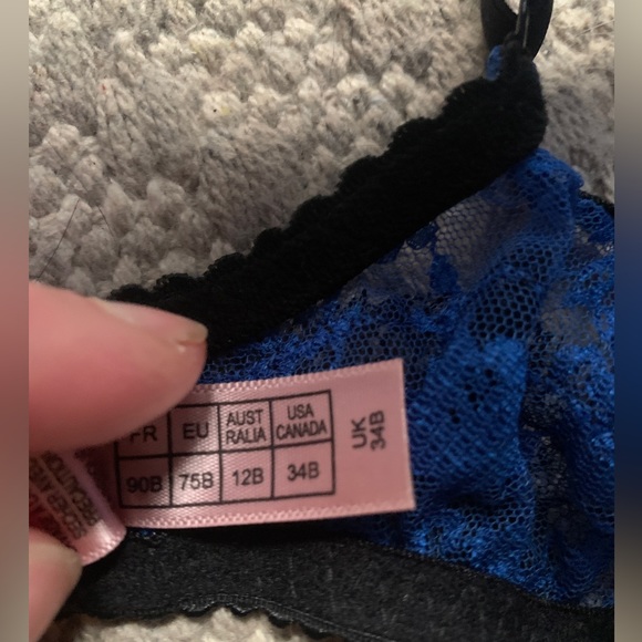 Agent Provocateur Panty Garter Belt Set - Picture 3 of 10